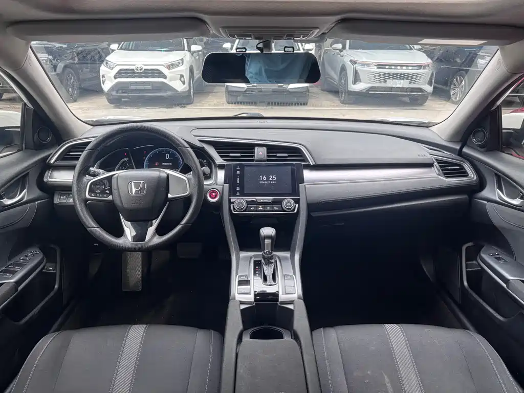 Honda Civic 2018 — фото 12
