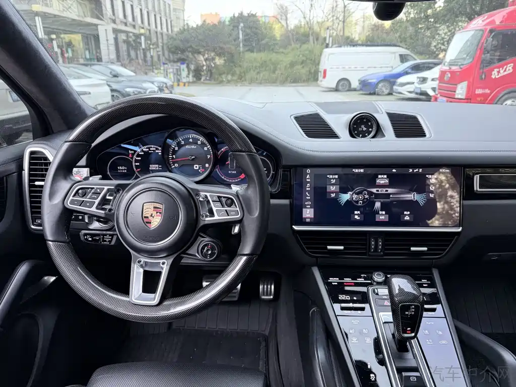 Porsche Cayenne 2020 — фото 10