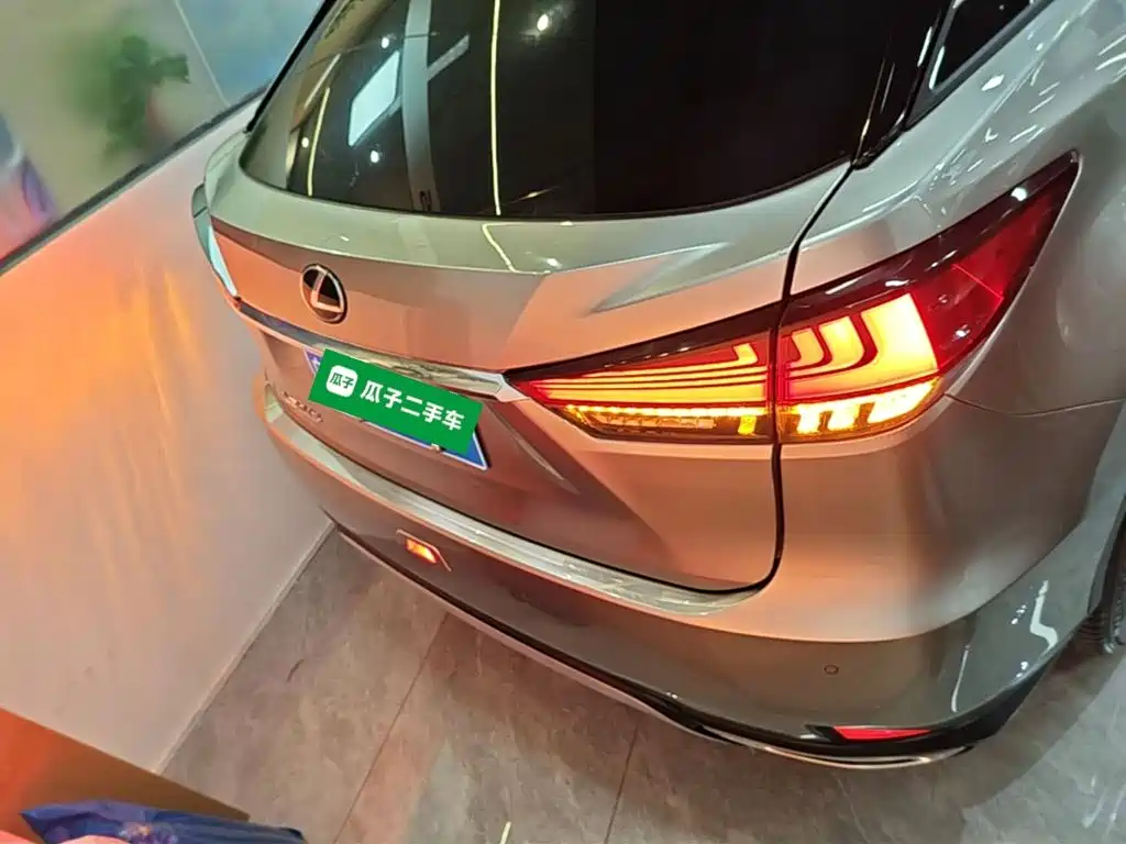 Lexus RX 2021