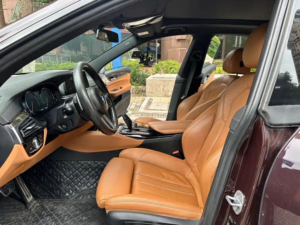 BMW 6 Series GT 2018 — фото 14