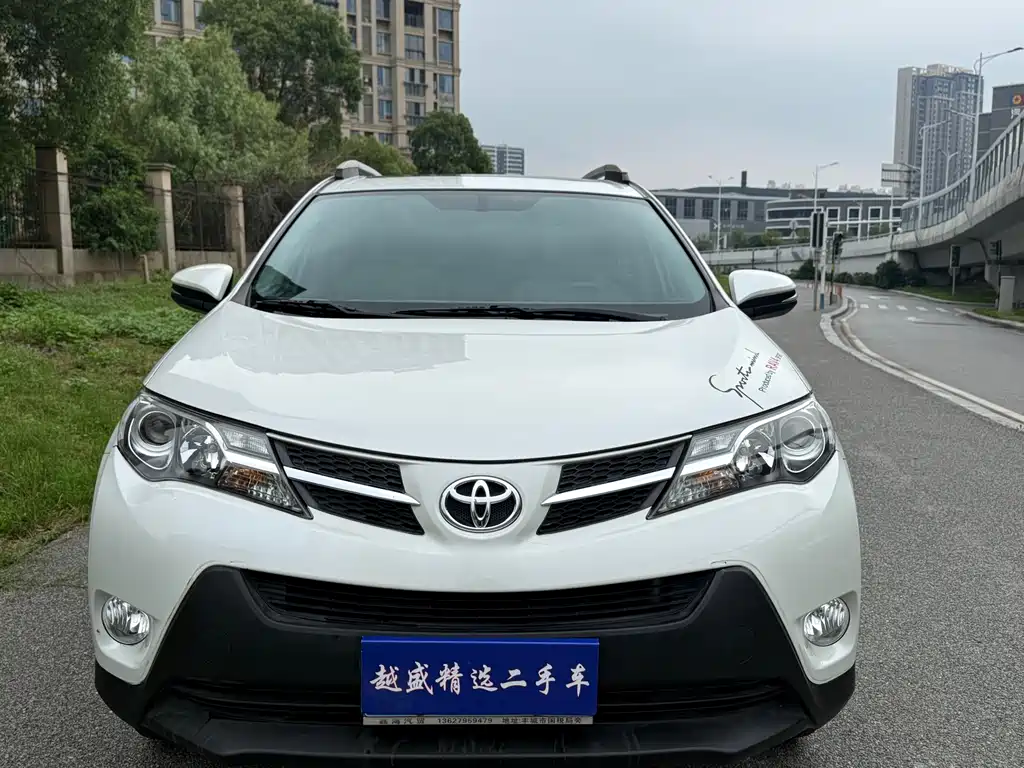 Toyota RAV4 2016 — фото 2