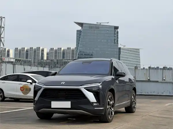 NIO ES8 2021