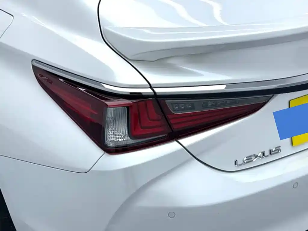 Lexus ES 2024 — фото 19