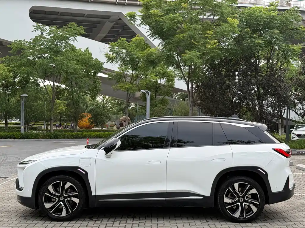 NIO ES6 2021