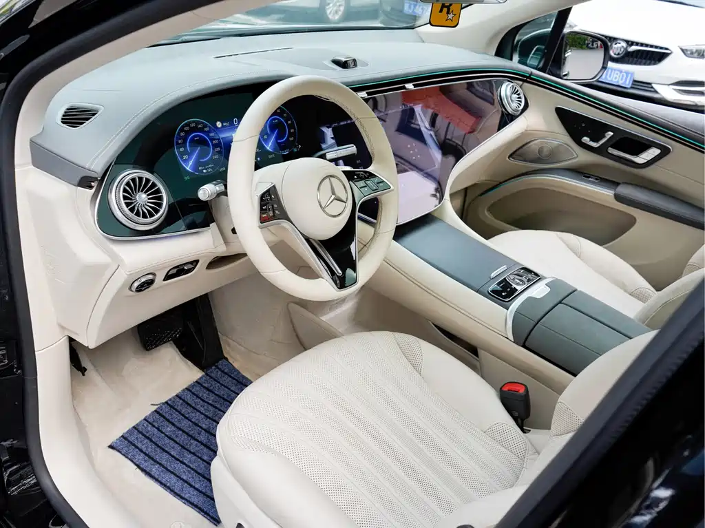 Mercedes-Benz EQS SUV 2024 — фото 11