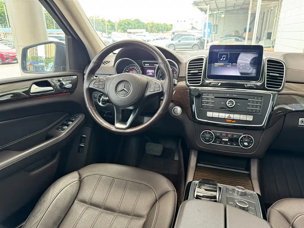 Mercedes-Benz GLS 2018 — фото 10