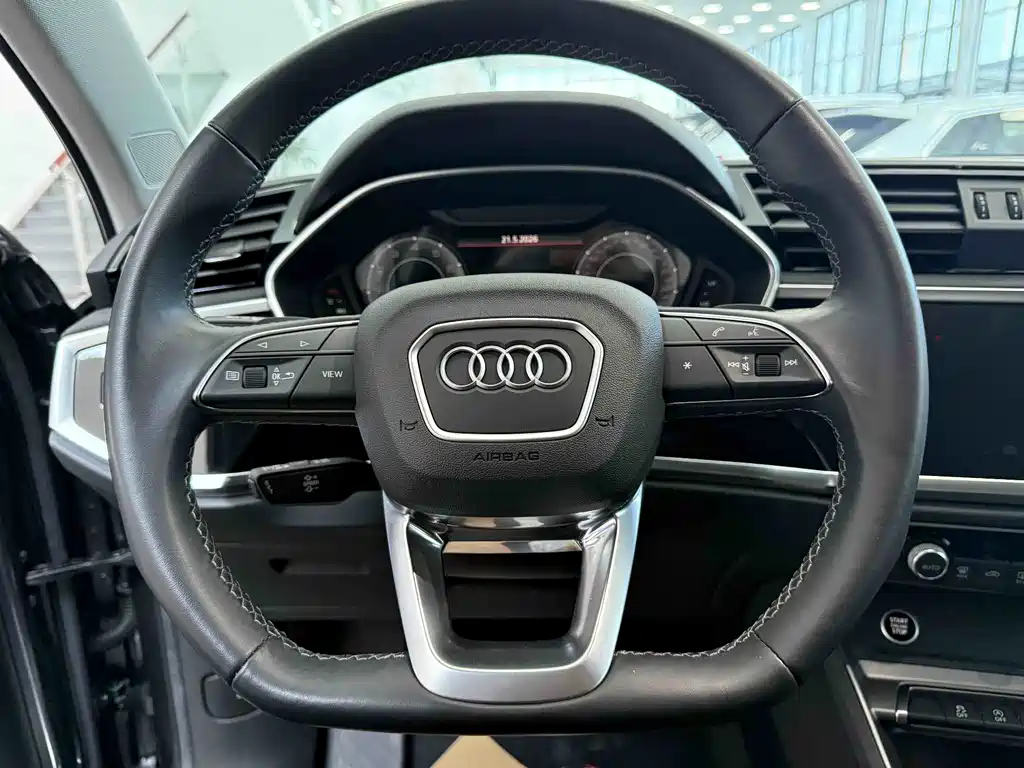 Audi Q3 2022 — фото 18