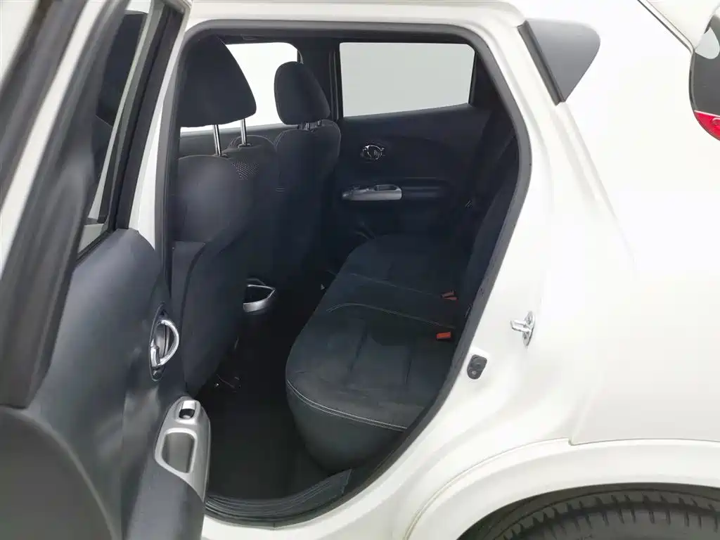 Infiniti ESQ 2018 — фото 15