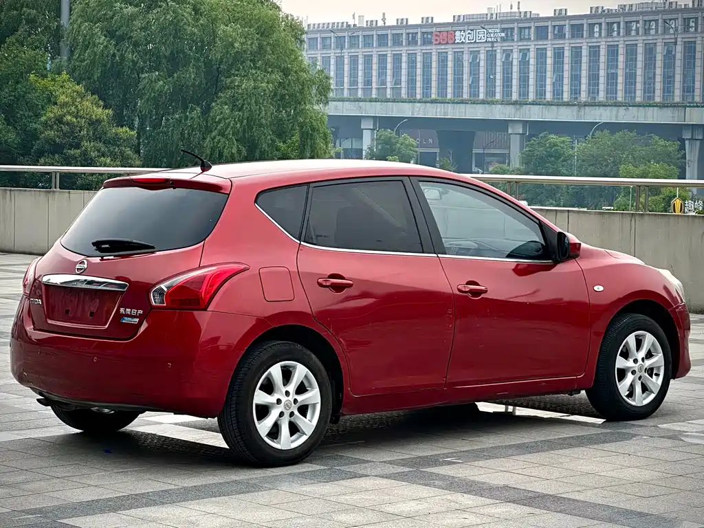Nissan Tiida 2014