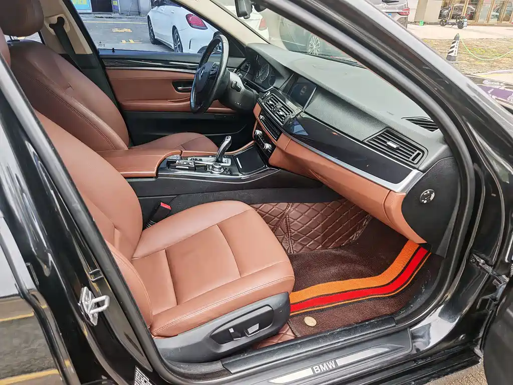BMW 5 Series 2015 — фото 7