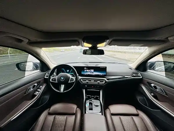 BMW i3 2024