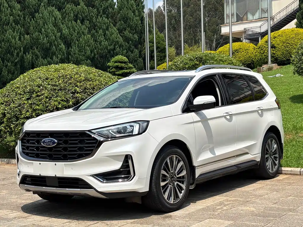 Ford Edge 2021 — фото 1