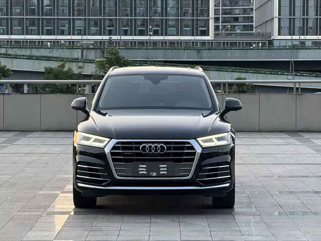 Audi Q5L 2020 — фото 2