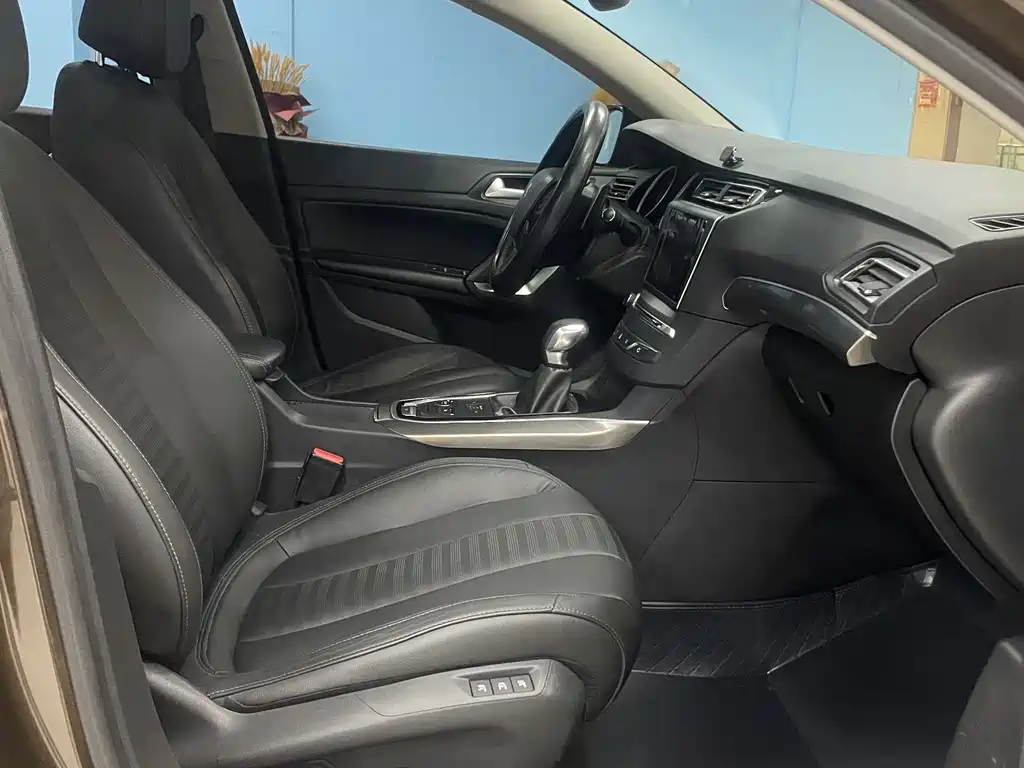 Peugeot 408 2015 — фото 14