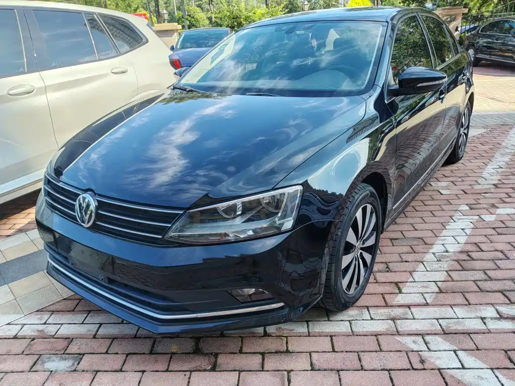 Volkswagen Sagitar 2018