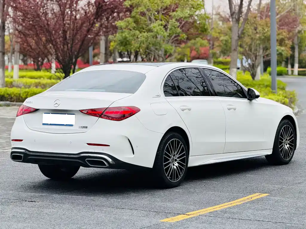 Mercedes-Benz C-Class 2023 — фото 9