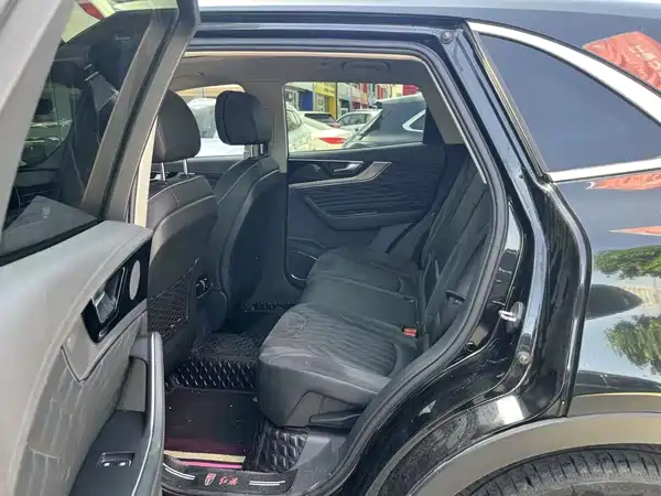 Hongqi HS5 2022