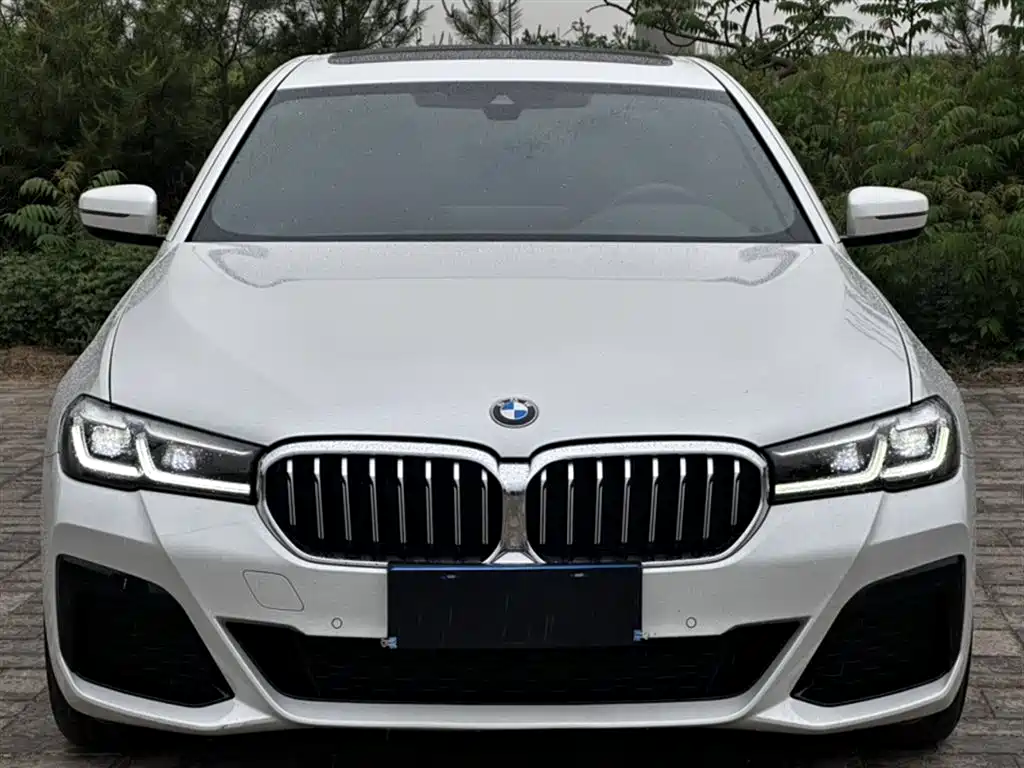 BMW 5 Series 2022 — фото 5