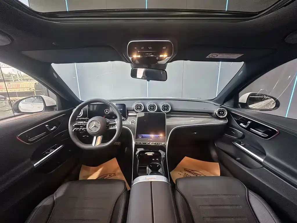 Mercedes-Benz C-Class 2024 — фото 10