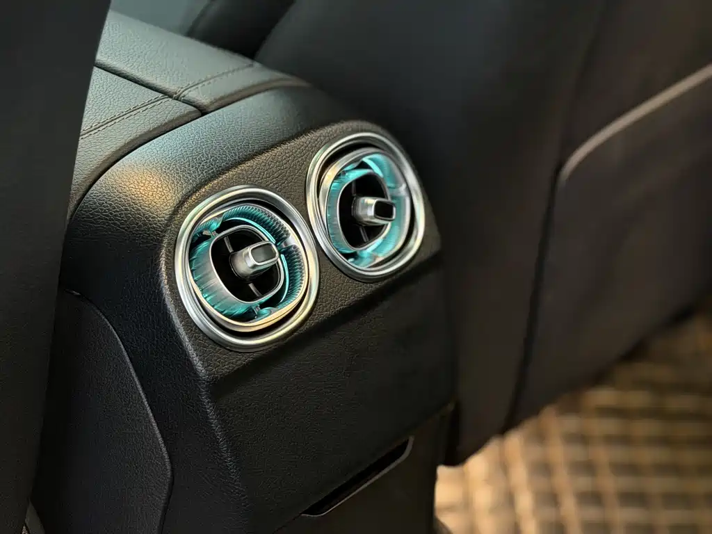 Mercedes-Benz C-Class 2023 — фото 15