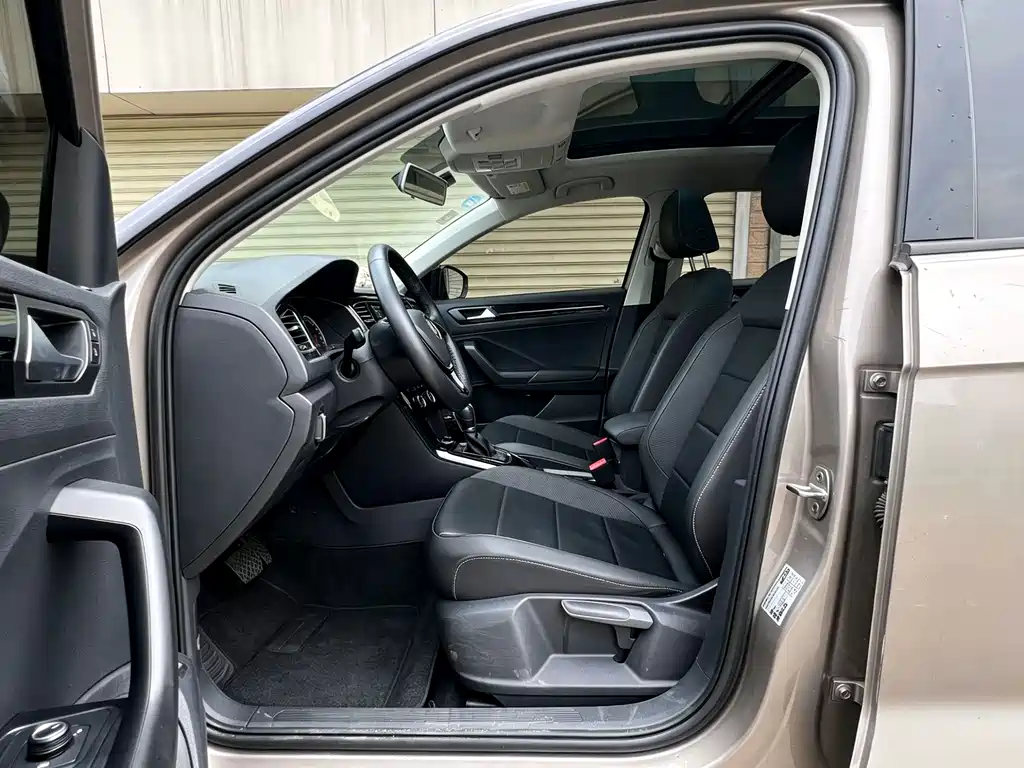 Volkswagen T-Roc 2019