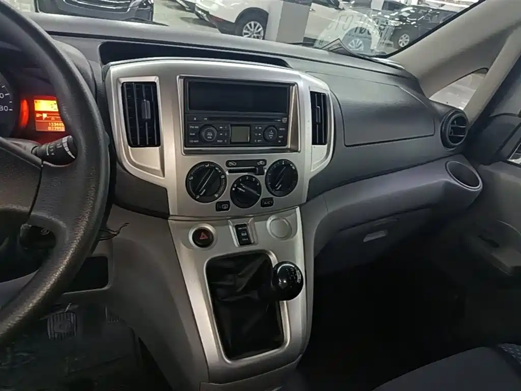 Nissan NV200 2014 — фото 13