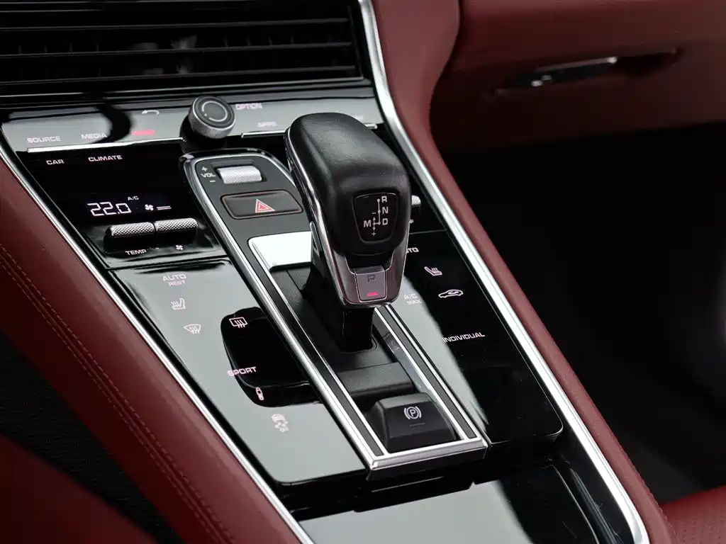 Porsche Panamera 2020 — фото 12