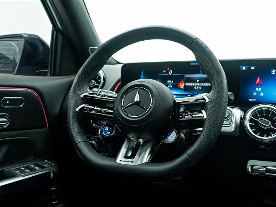 Mercedes-Benz GLB AMG 2025 — фото 18
