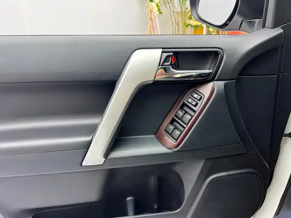 Toyota Prado 2016