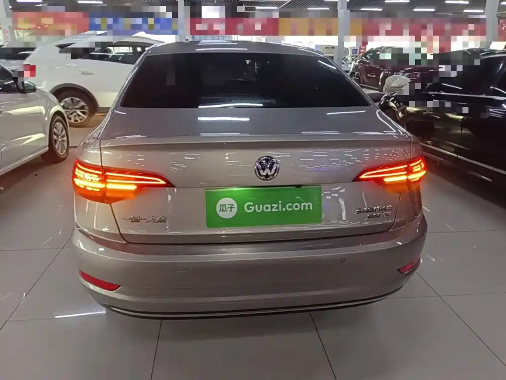 Volkswagen Sagitar 2019