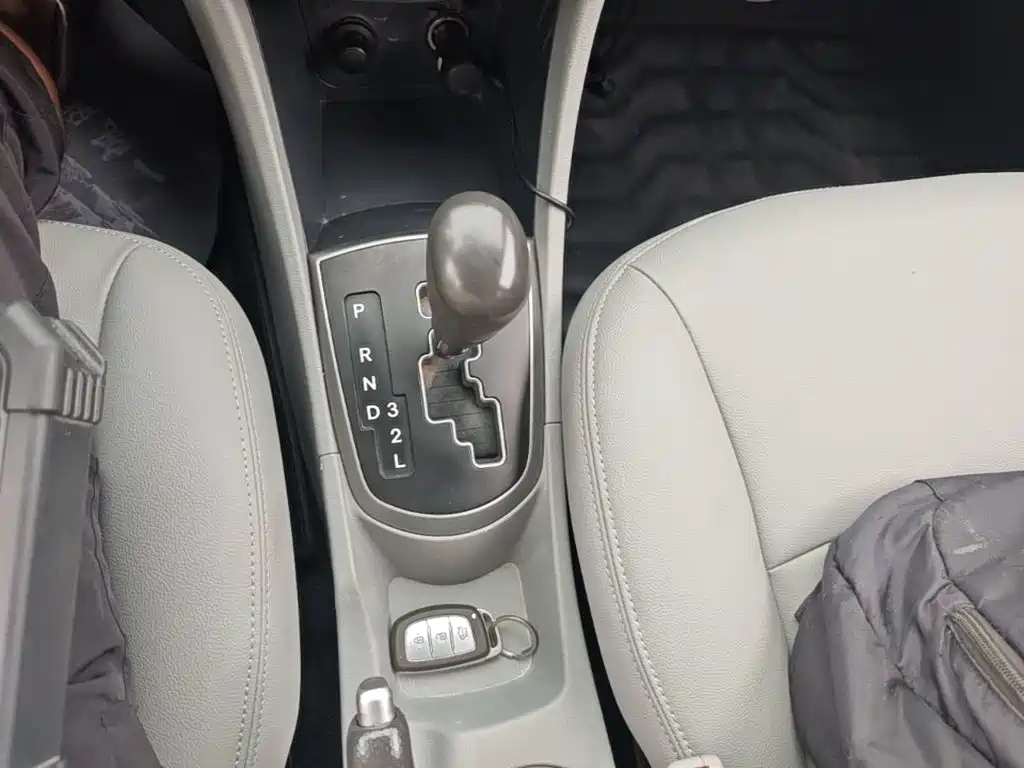 Hyundai Verna 2016 — фото 14
