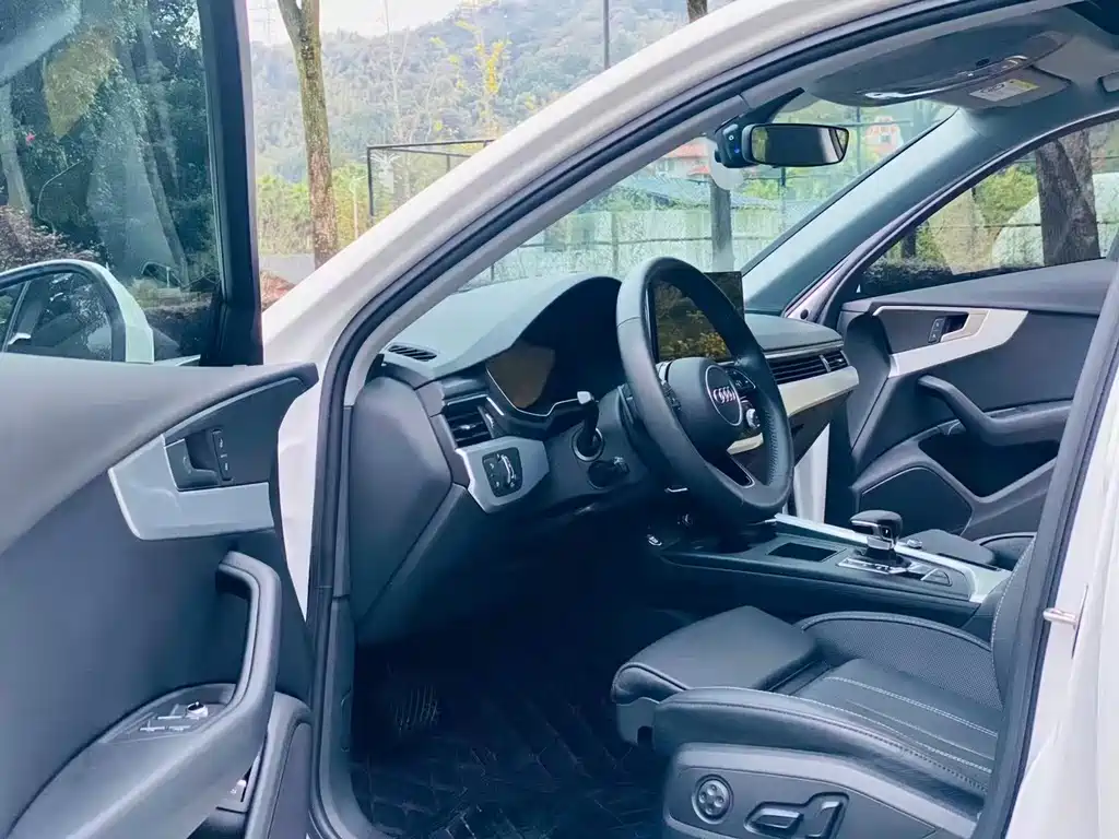 Audi A4L 2020