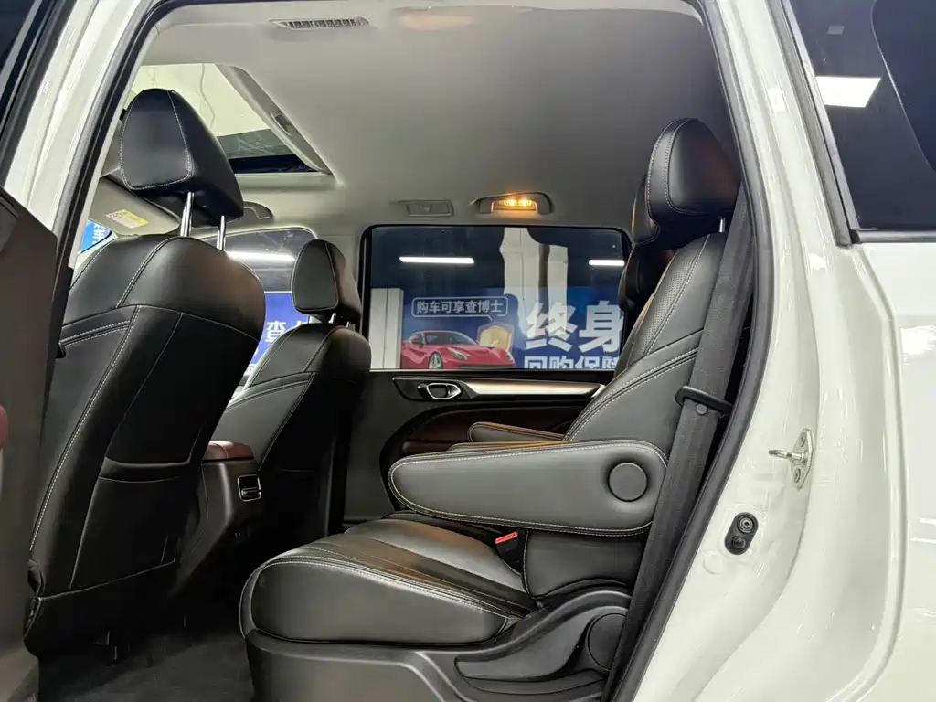 GAC Motor Trumpchi M6 2022 — фото 17