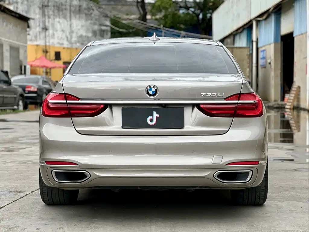 BMW 7 Series 2017 — фото 5