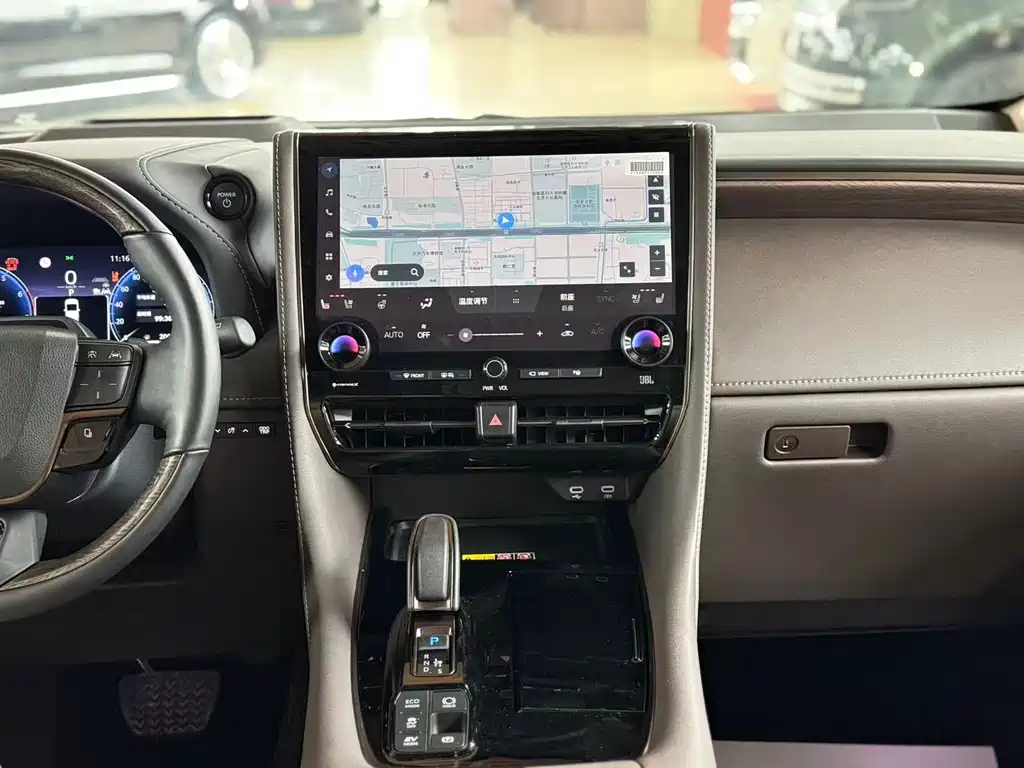 Toyota Alphard 2024 — фото 17