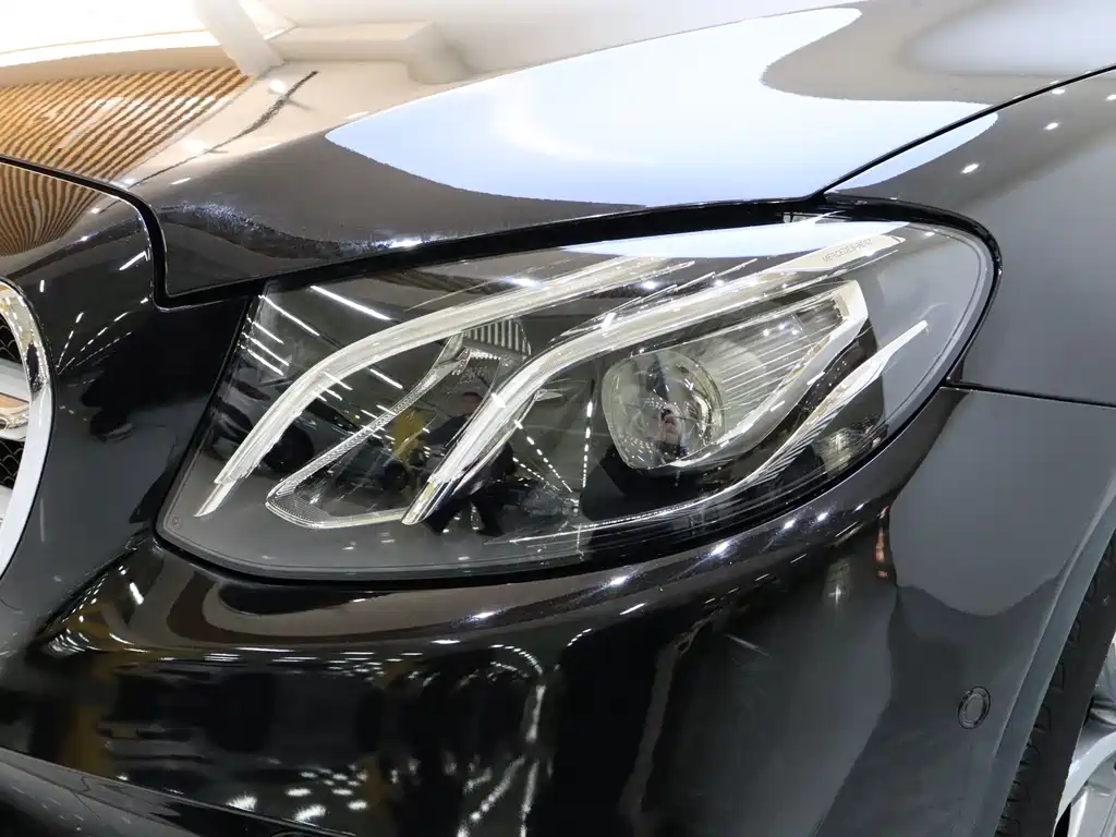 Mercedes-Benz E-Class 2020 — фото 10