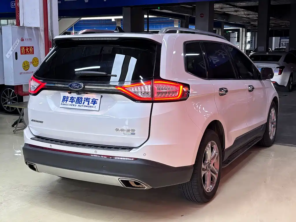 Ford Edge 2016 — фото 16