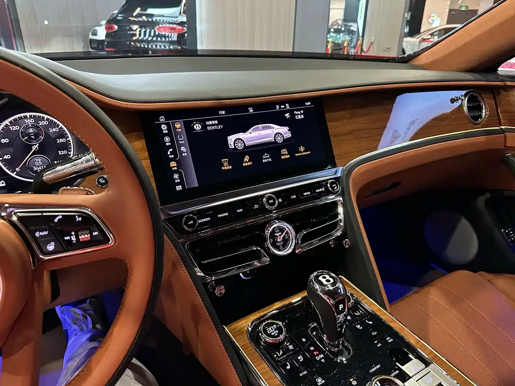 Bentley Flying Spur PHEV 2024 — фото 13