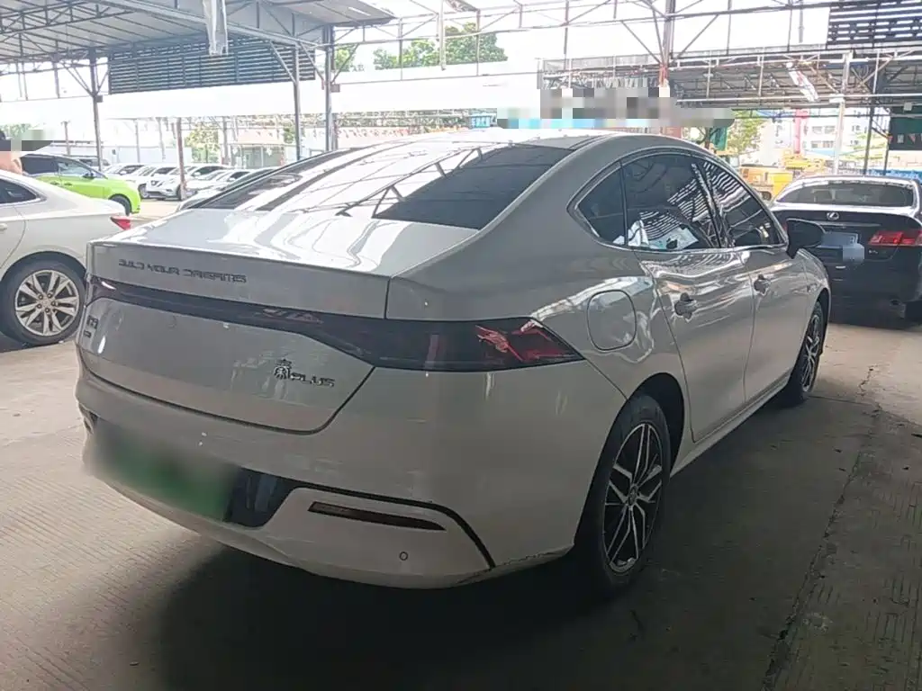 BYD Qin PLUS 2022 — фото 7