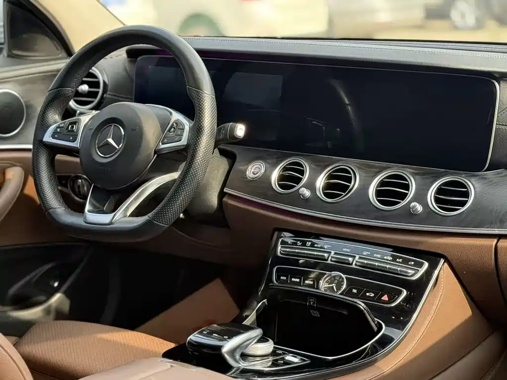 Mercedes-Benz E-Class 2017 — фото 15
