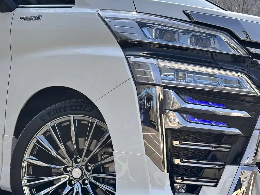 Toyota Vellfire 2021 — фото 9