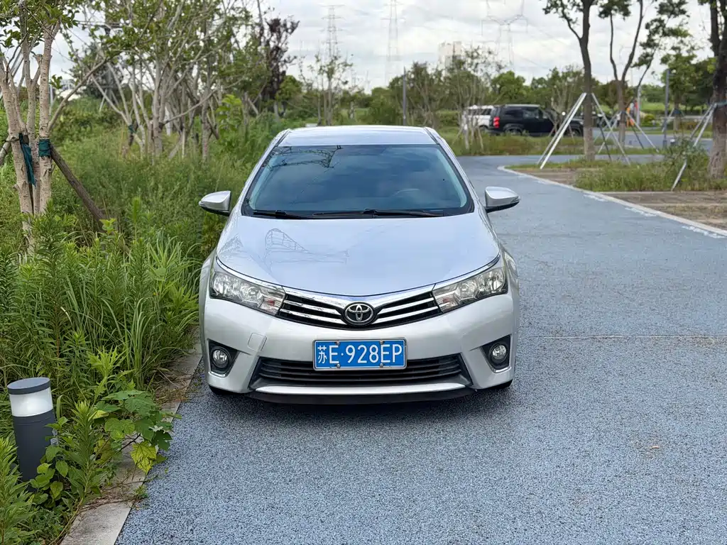 Toyota Corolla 2015 — фото 2