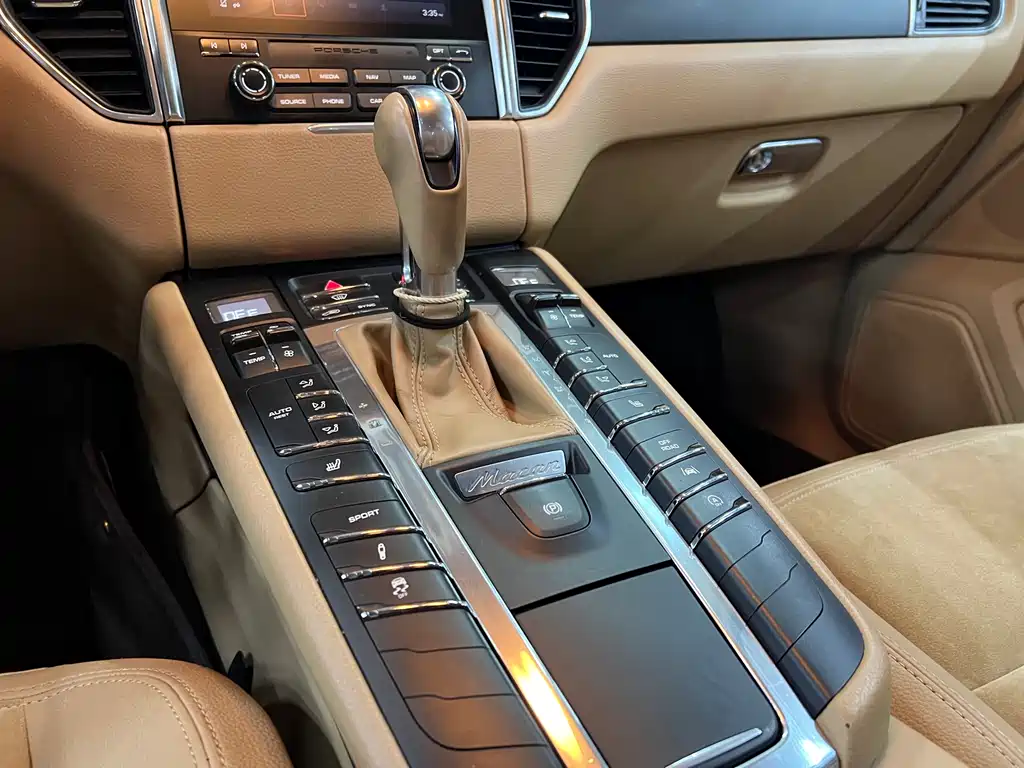 Porsche Macan 2016 — фото 12
