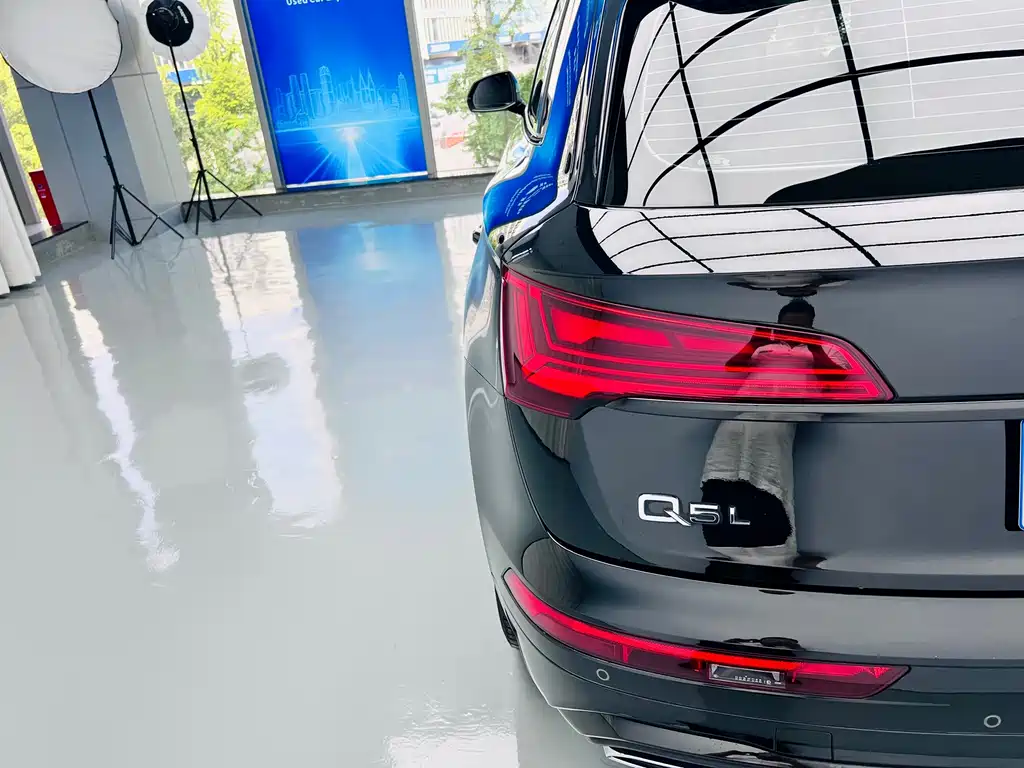 Audi Q5L 2024 — фото 7