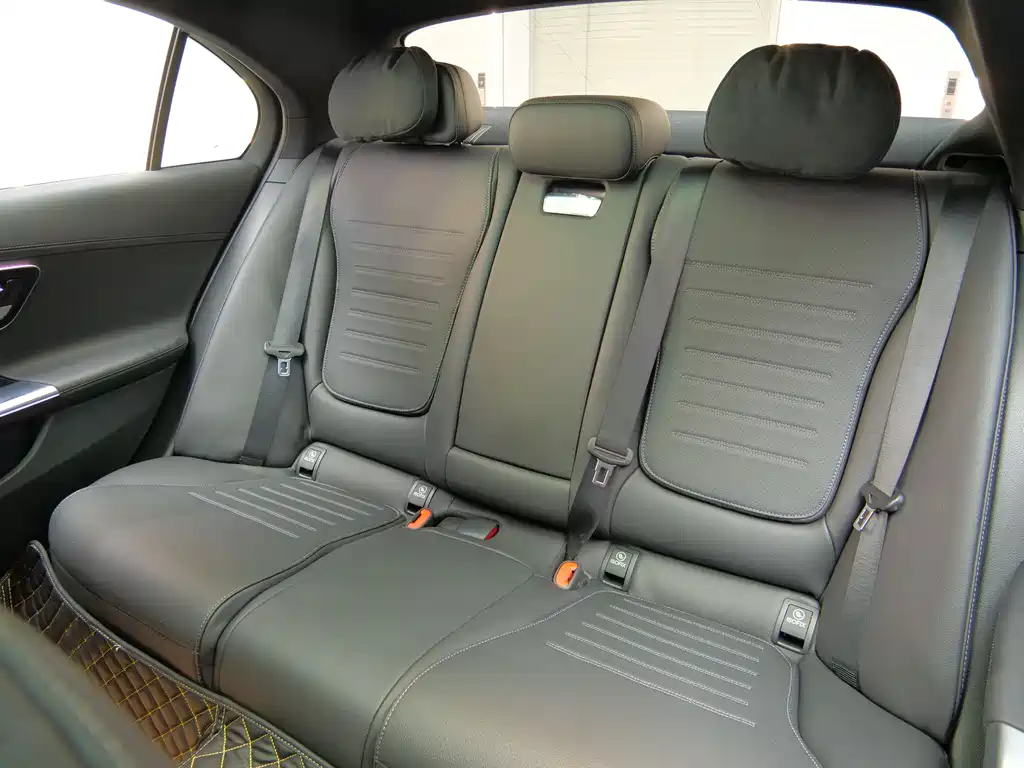 Mercedes-Benz C-Class 2023 — фото 13