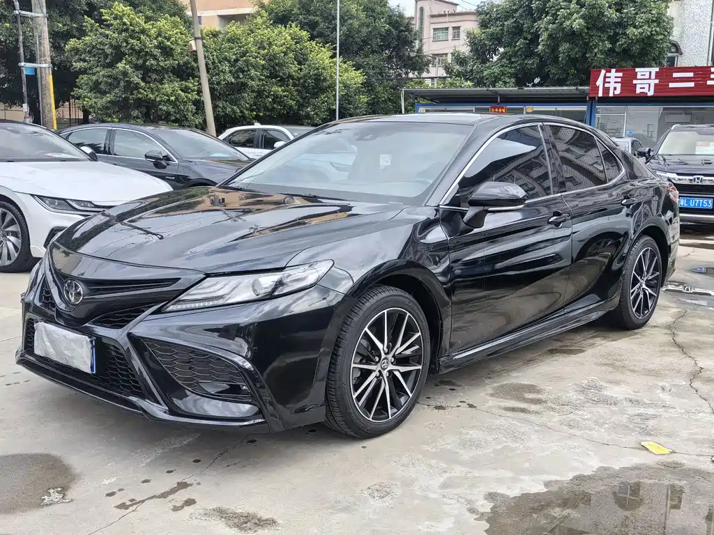 Toyota Camry 2022 — фото 3