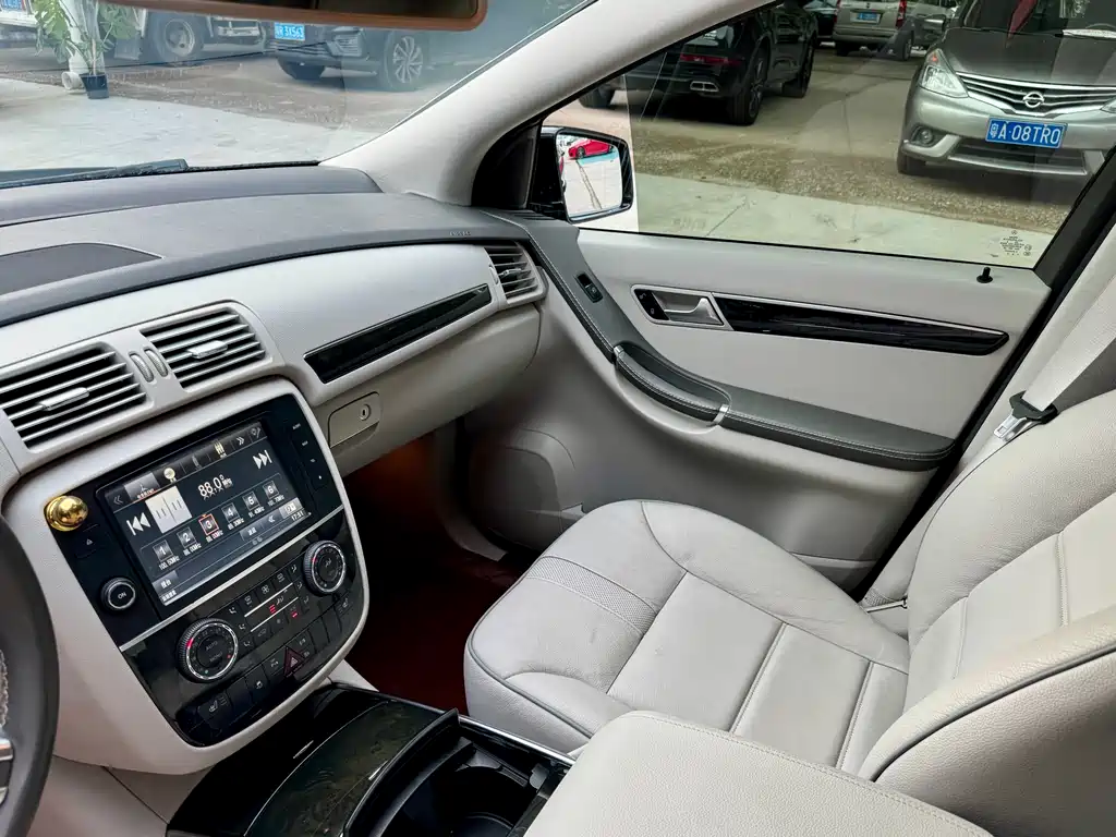 Mercedes-Benz R-Class 2015 — фото 19