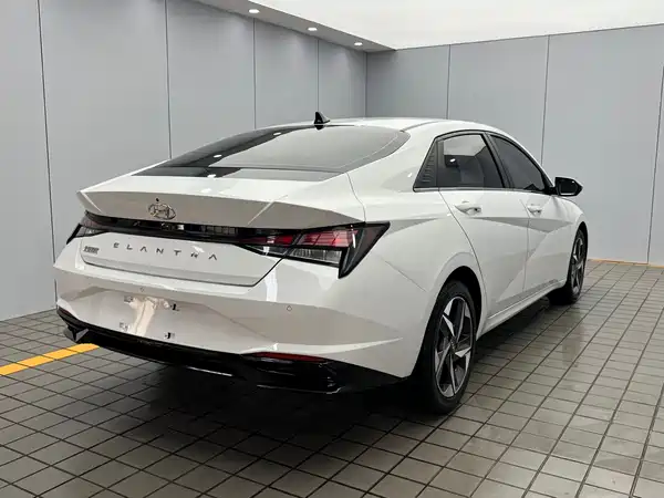 Hyundai Elantra 2023