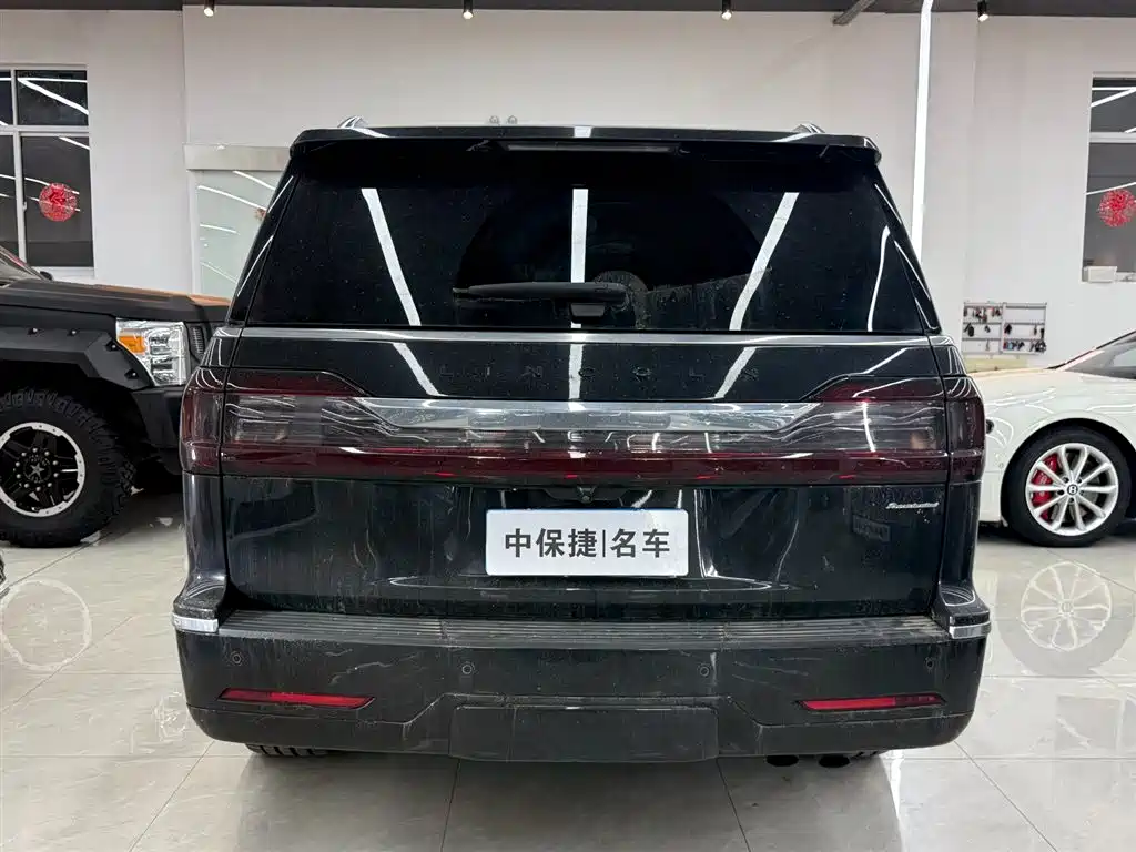 Lincoln Navigator 2018 — фото 11