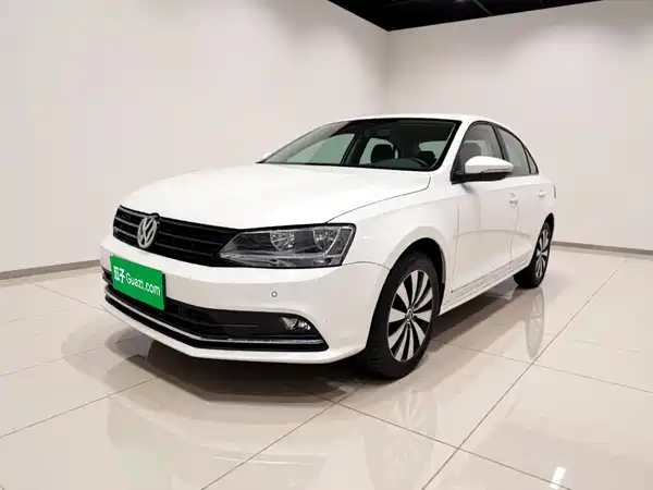 Volkswagen Sagitar 2016